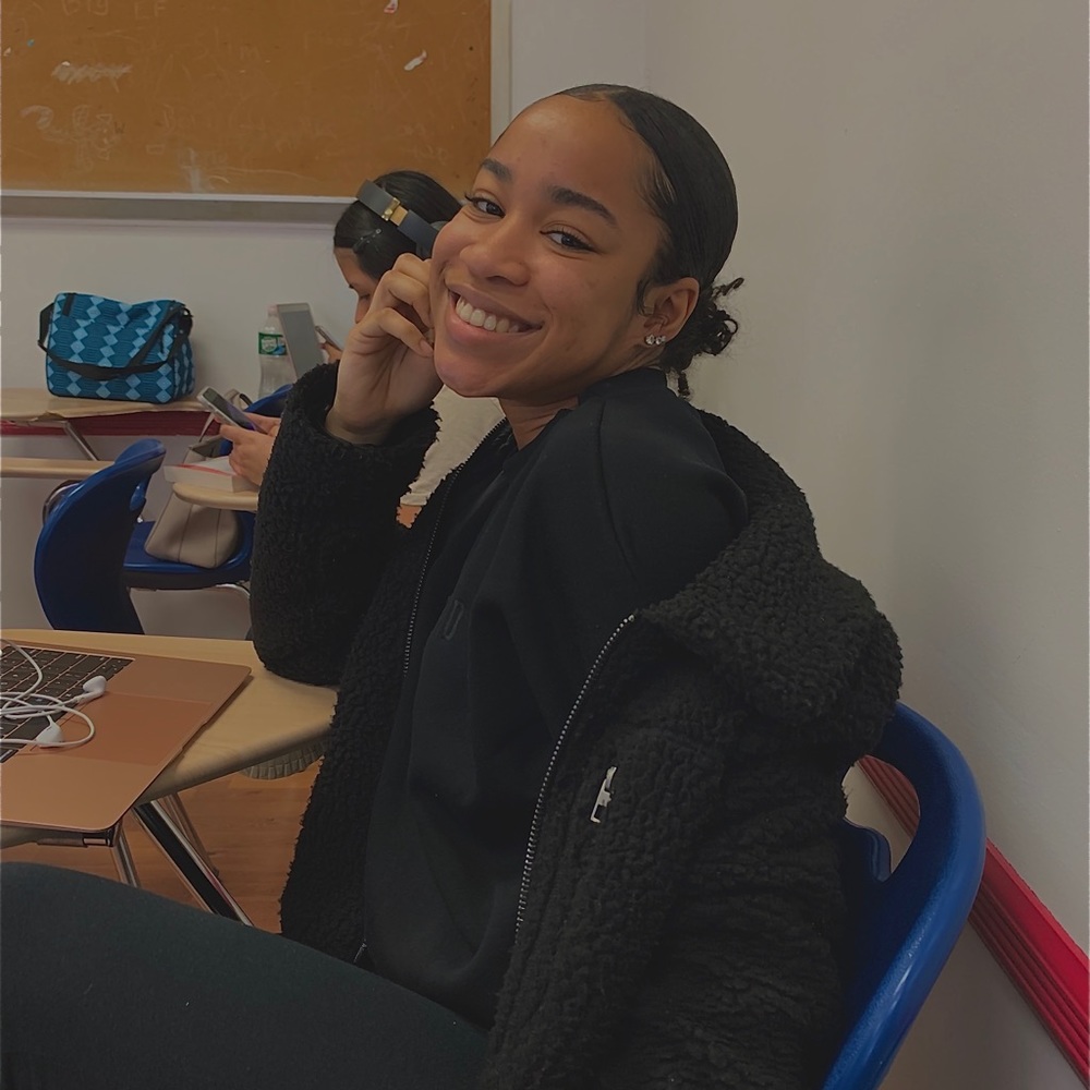 Meet your Posher, Alexis